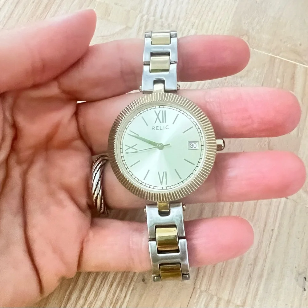 Relic ladies Camille two-toned champagne gold tone watch NEW BATTERY